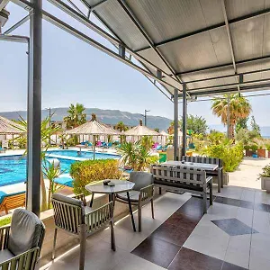 Beachfront With Facilities Vlore